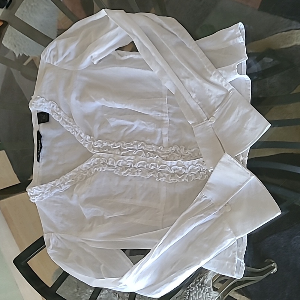White Ruffled Top/Blouse ❤️ - Picture 7 of 8